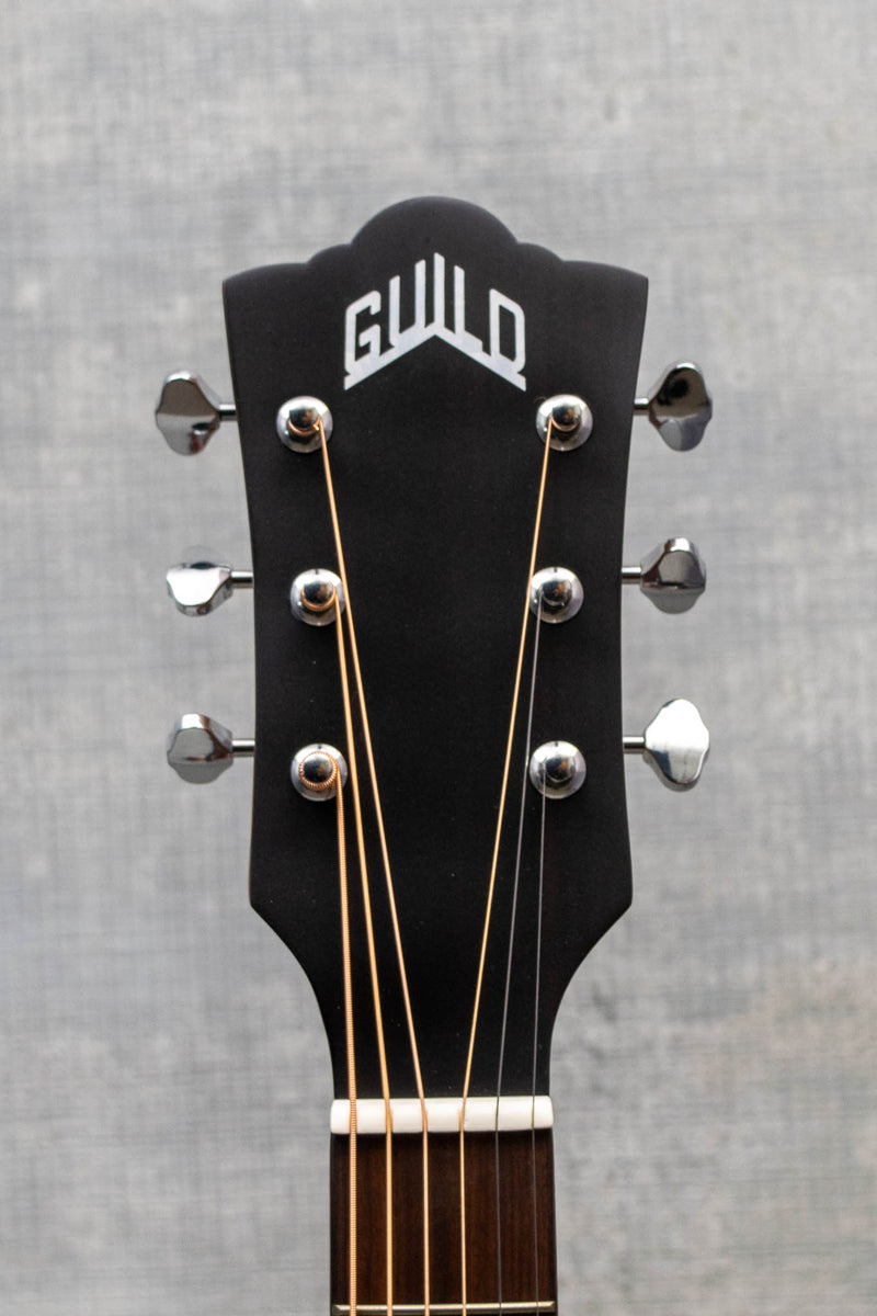 Guild M-240E Troubador VSB