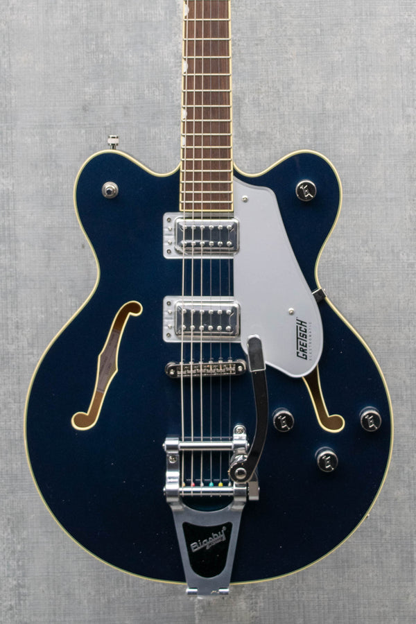 Gretsch G5622T Electromatic Center Block Double-Cut with Bigsby Midnight Sapphire