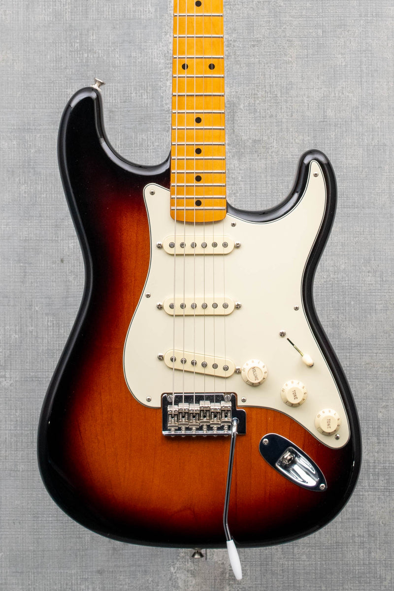 Used Fender Vintera '50s Stratocaster Modified, Maple Fingerboard, 2-Color Sunburst