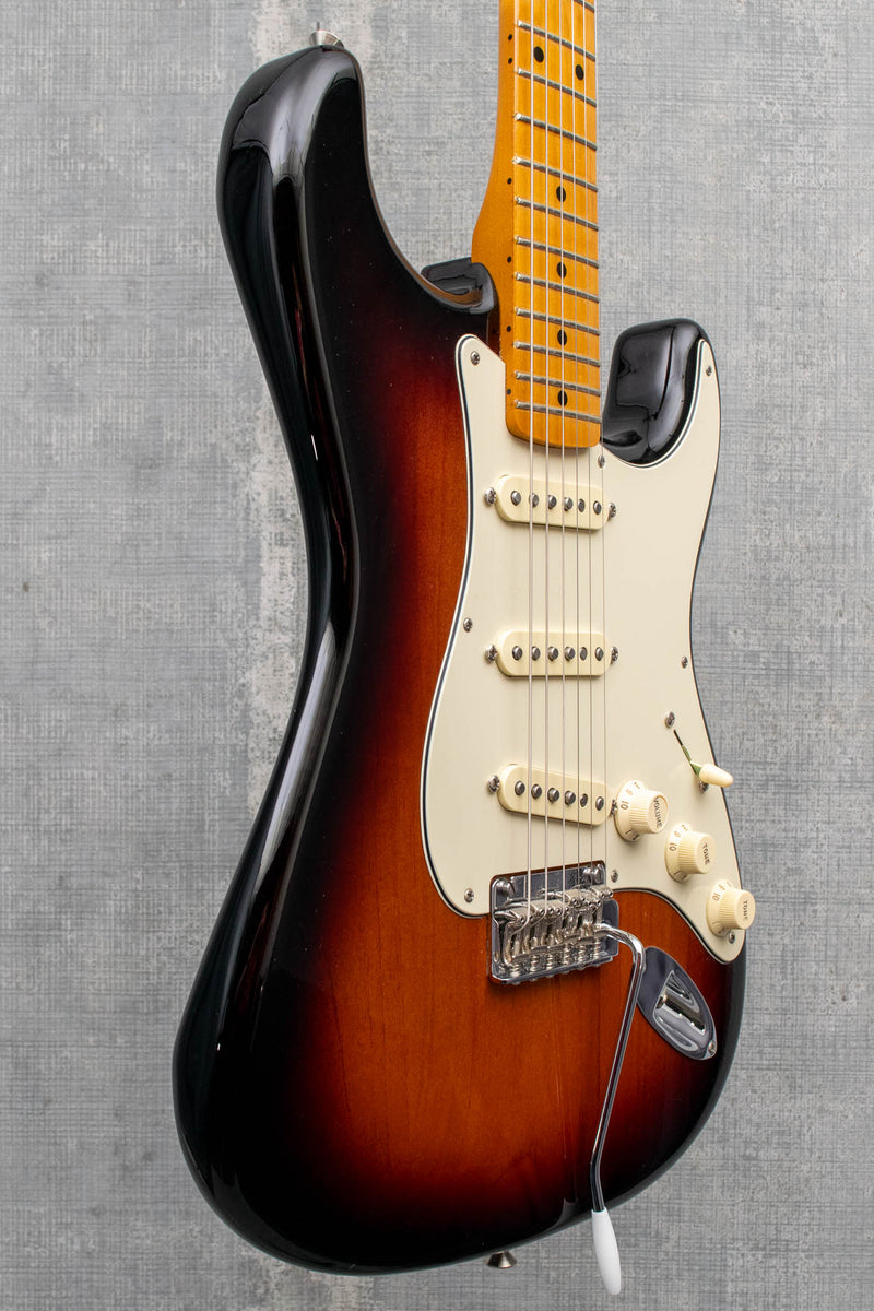 Used Fender Vintera '50s Stratocaster Modified, Maple Fingerboard, 2-Color Sunburst