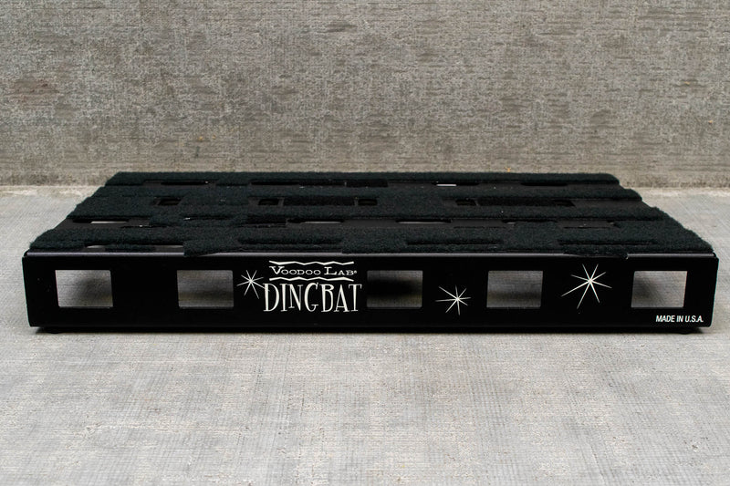 Used Voodoo Lab Dingbat Medium Pedalboard (w/ Case)