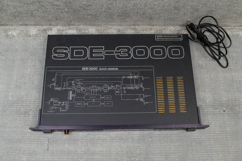 Used Roland SDE 3000 Digital Delay