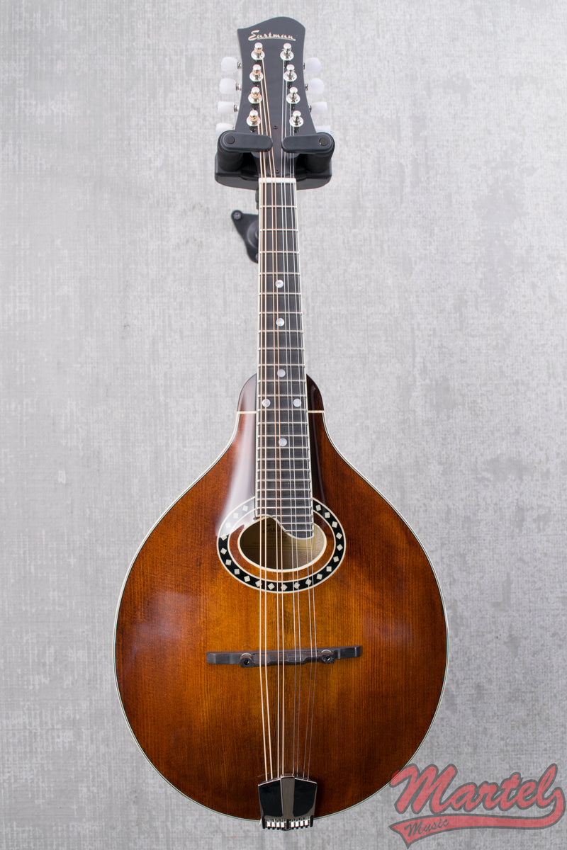 Eastman MD504 A-Style Oval Hole