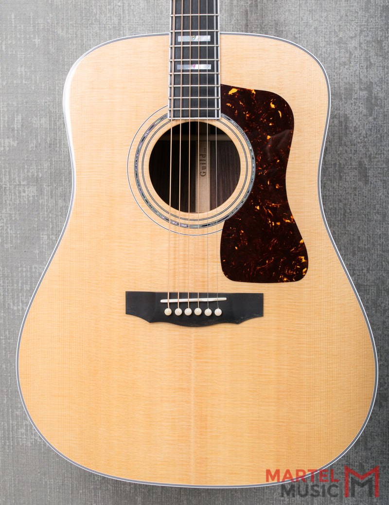 Guild D-55 in Natural